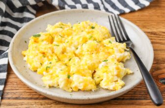 Tacky Scrambled Eggs with Spinach