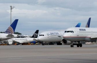 Man Scores 120 Free Flights by Posing as Flight Attendant Earlier than Getting Busted