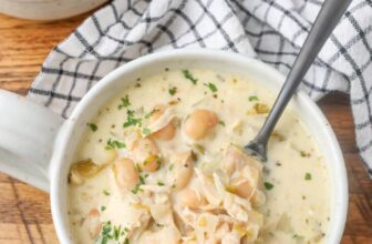 Straightforward White Hen Chili – Barefeet within the Kitchen